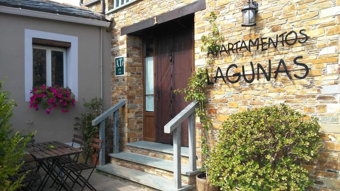 Apartamentos Lagunas Castropol Exteriör bild